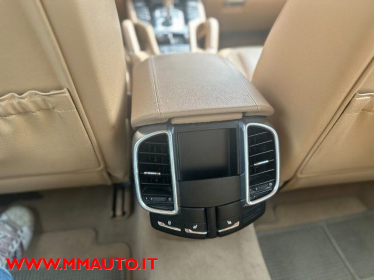 Porsche Cayenne 3.0 Diesel (12)