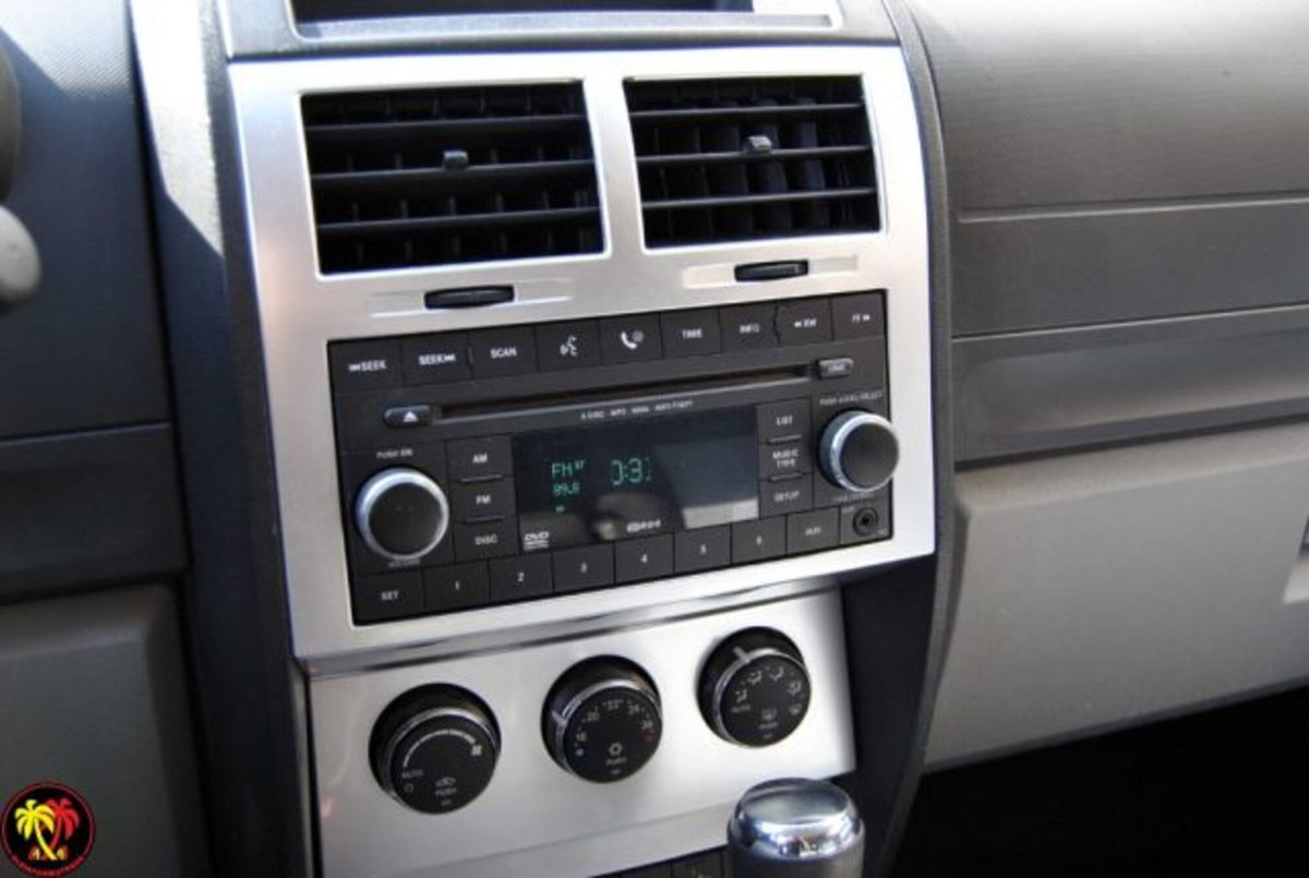 Dodge Nitro 2.8 CRD DPF SXT 4WD (12)