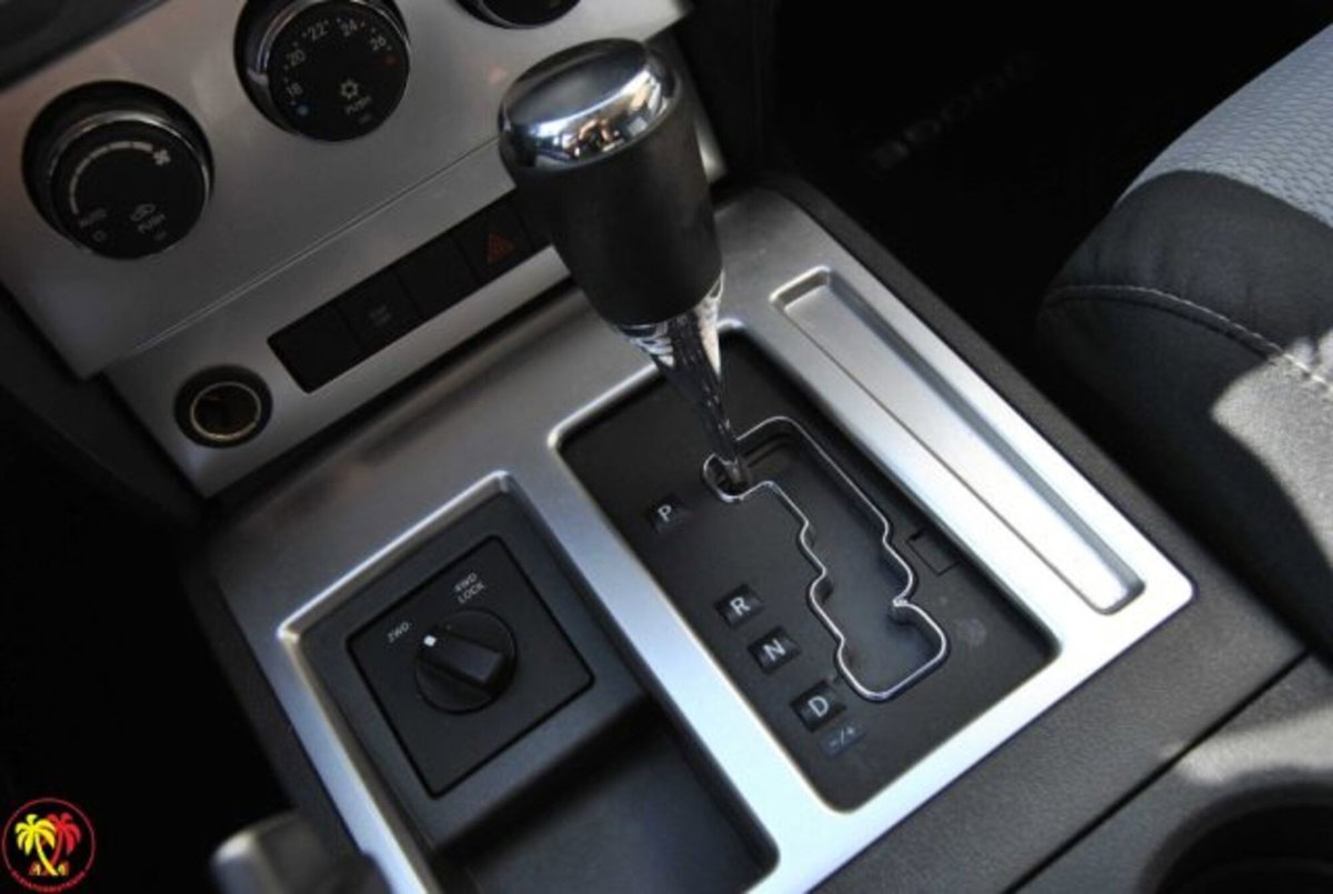 Dodge Nitro 2.8 CRD DPF SXT 4WD (13)