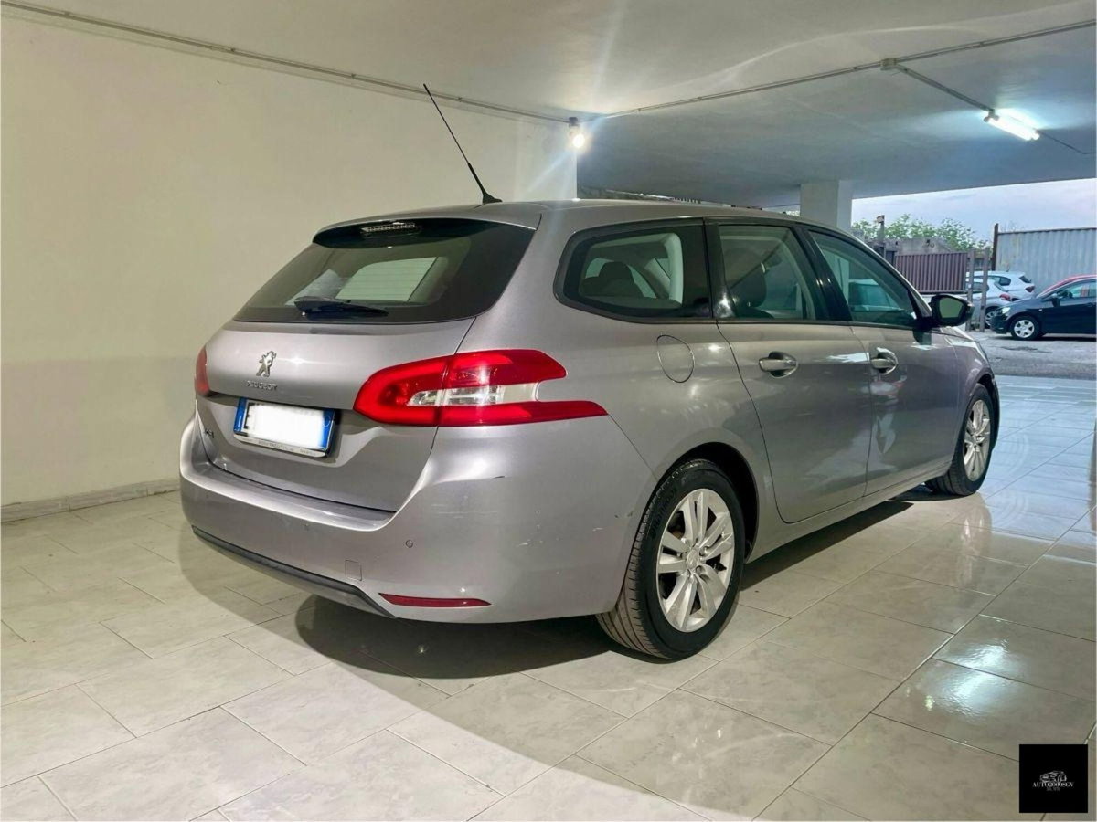 Peugeot 308 1.6 HDi 92 CV Business (4)