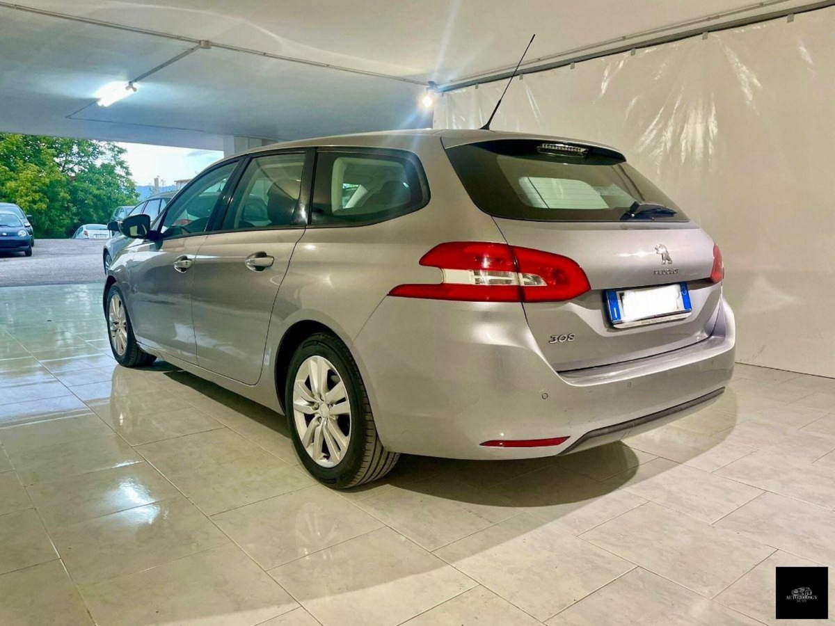 Peugeot 308 1.6 HDi 92 CV Business (5)
