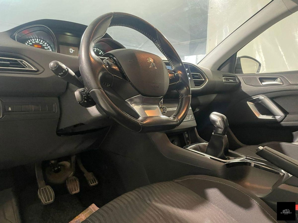 Peugeot 308 1.6 HDi 92 CV Business (6)