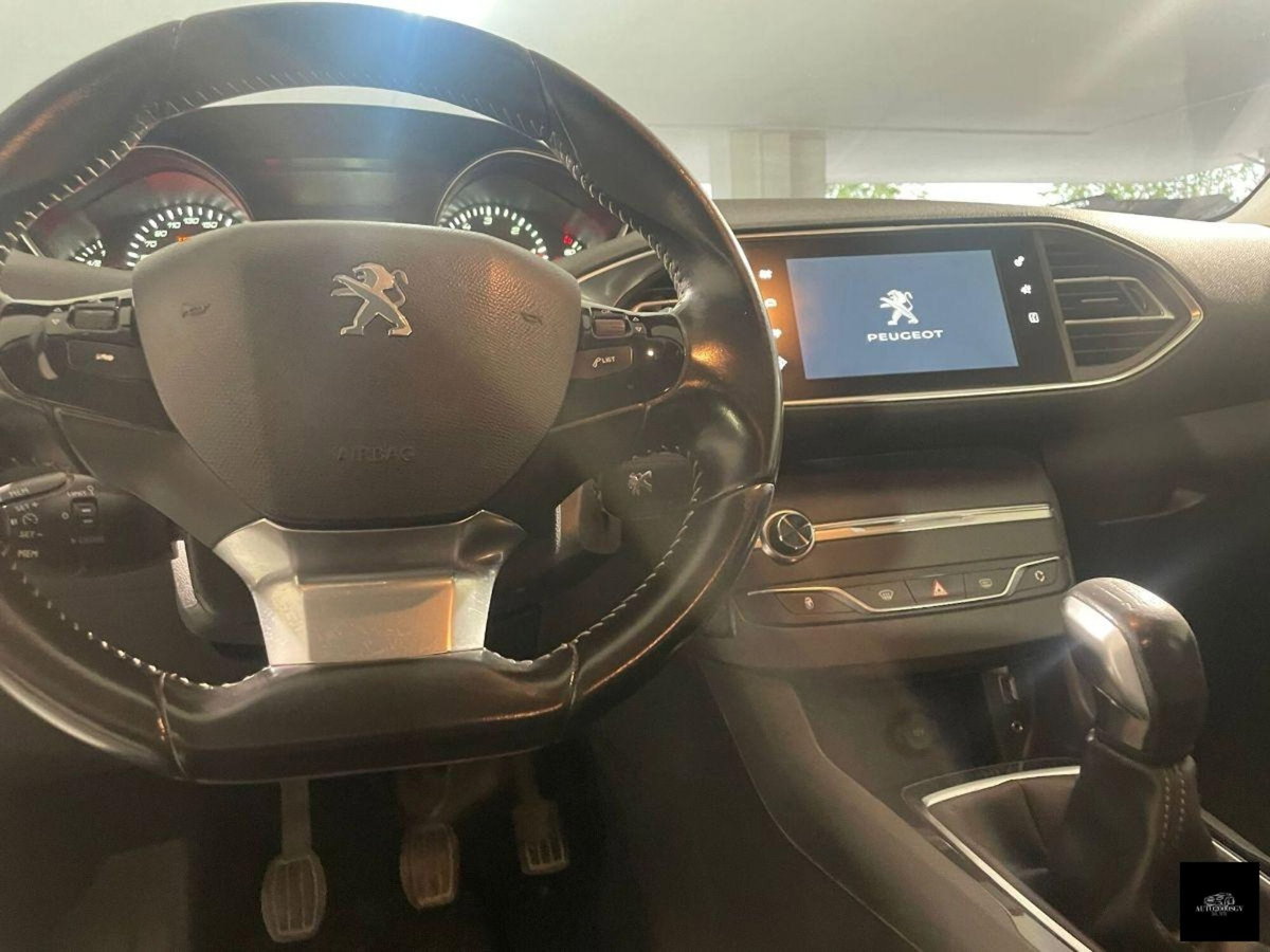Peugeot 308 1.6 HDi 92 CV Business (7)