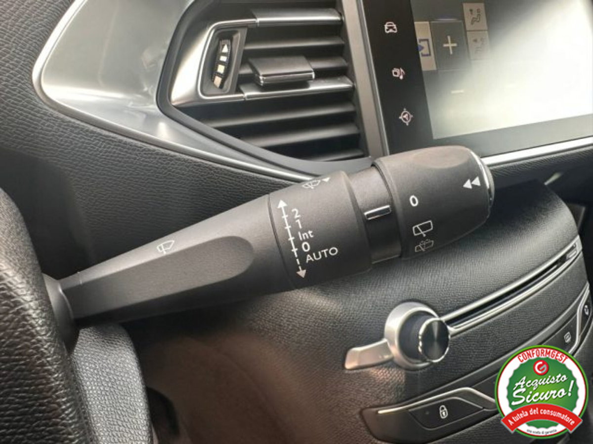 Peugeot 308 SW BlueHDi 150 S&S EAT6 GT Line (14)