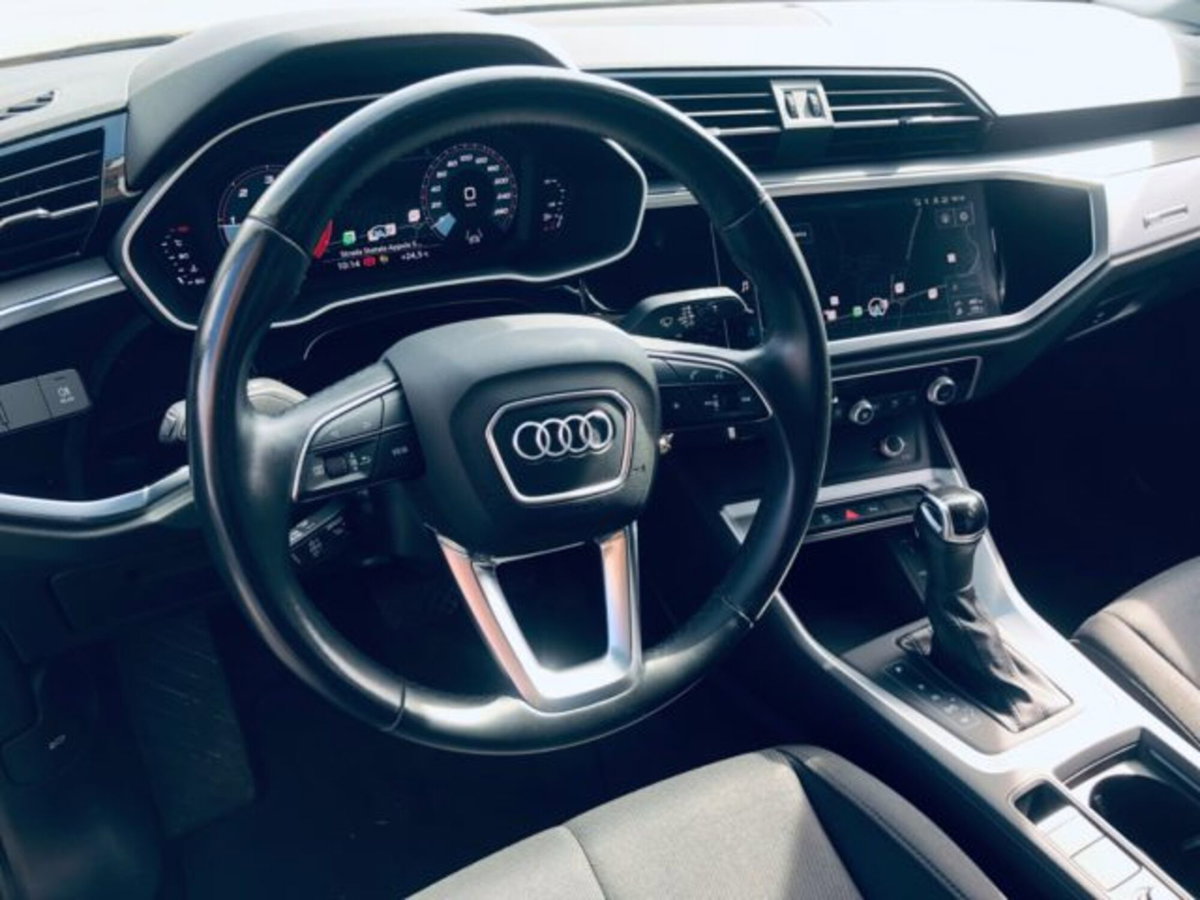 Audi Q3 35 TDI quattro S tronic Business (4)