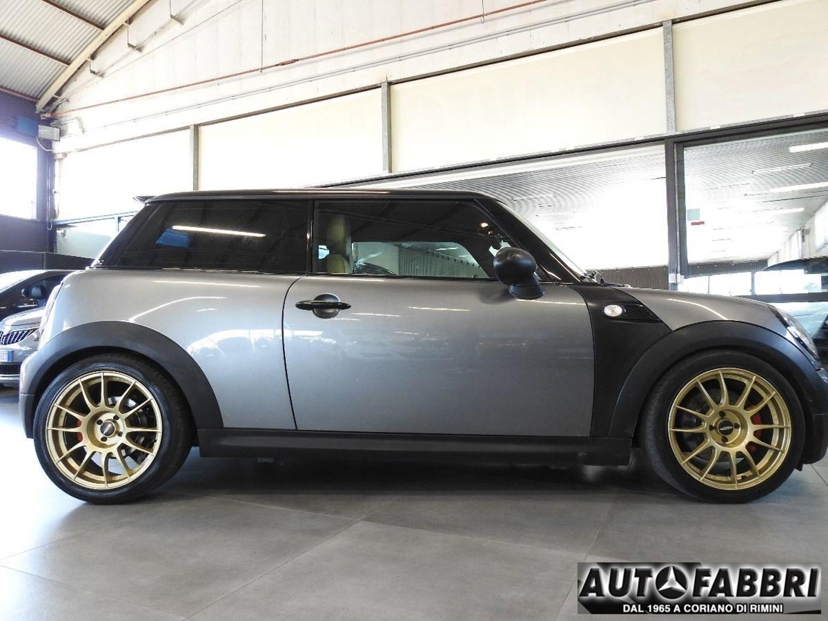 MINI Mini 1.6 16V Cooper S (2)