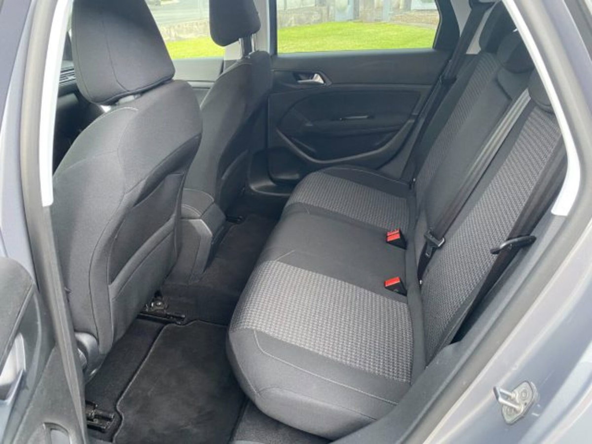 Peugeot 308 SW BlueHDi 130 S&S EAT6 Allure (10)