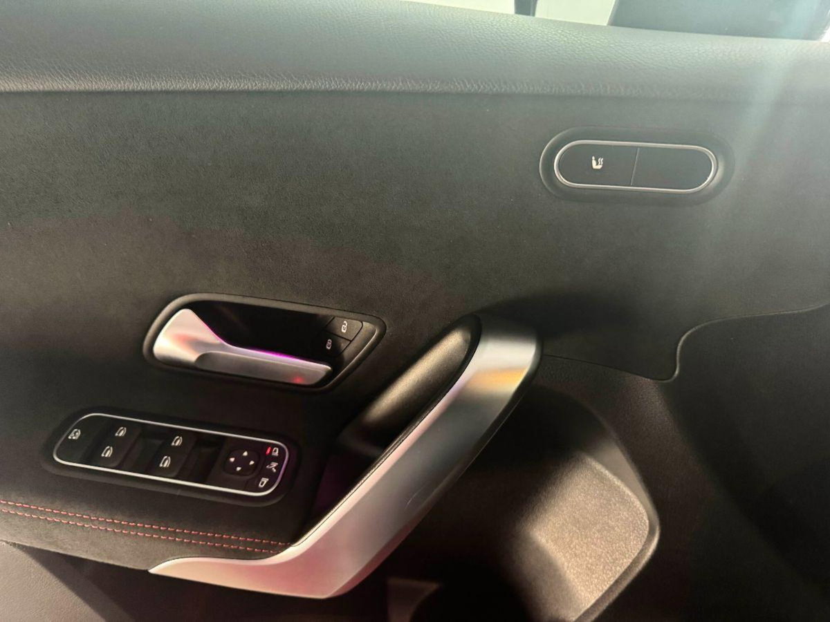 Mercedes-Benz Classe A 180 Automatic Premium (14)