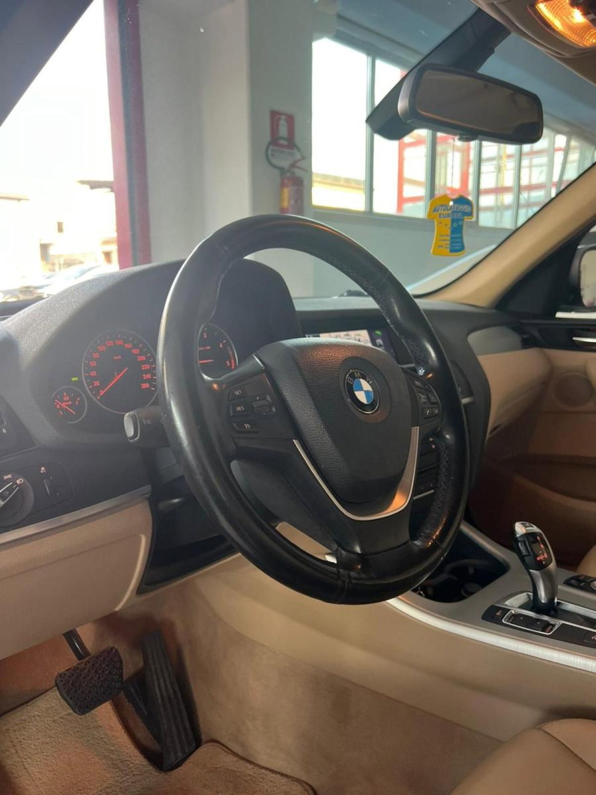 BMW X3 xDrive20d Futura (9)
