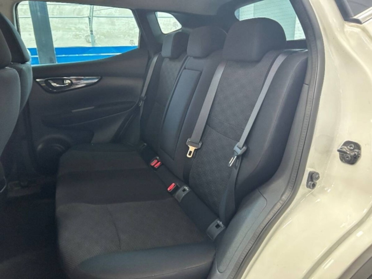 Nissan Qashqai 1.5 dCi Business (11)