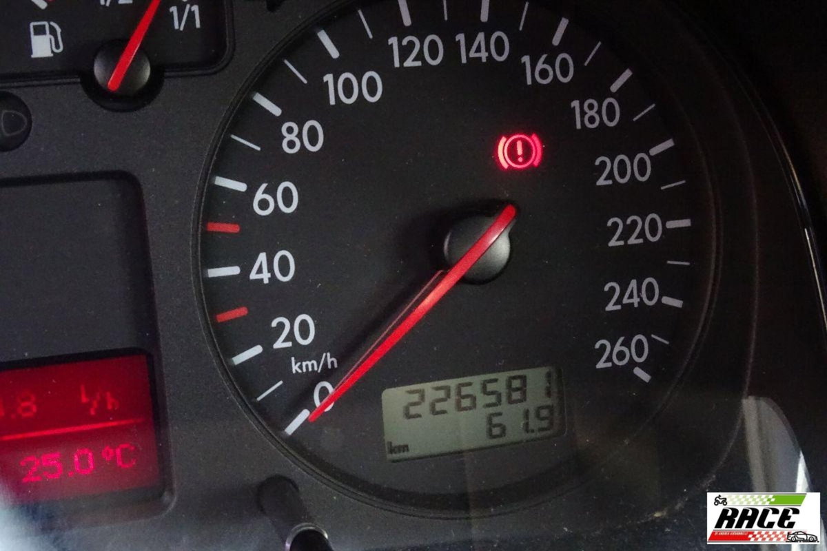 Volkswagen Golf 1.6 16V cat 3 porte Time (9)