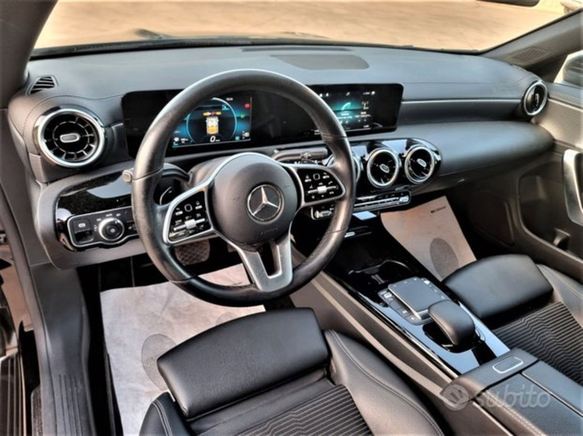 Mercedes-Benz CLA 180 d Automatic Sport (15)