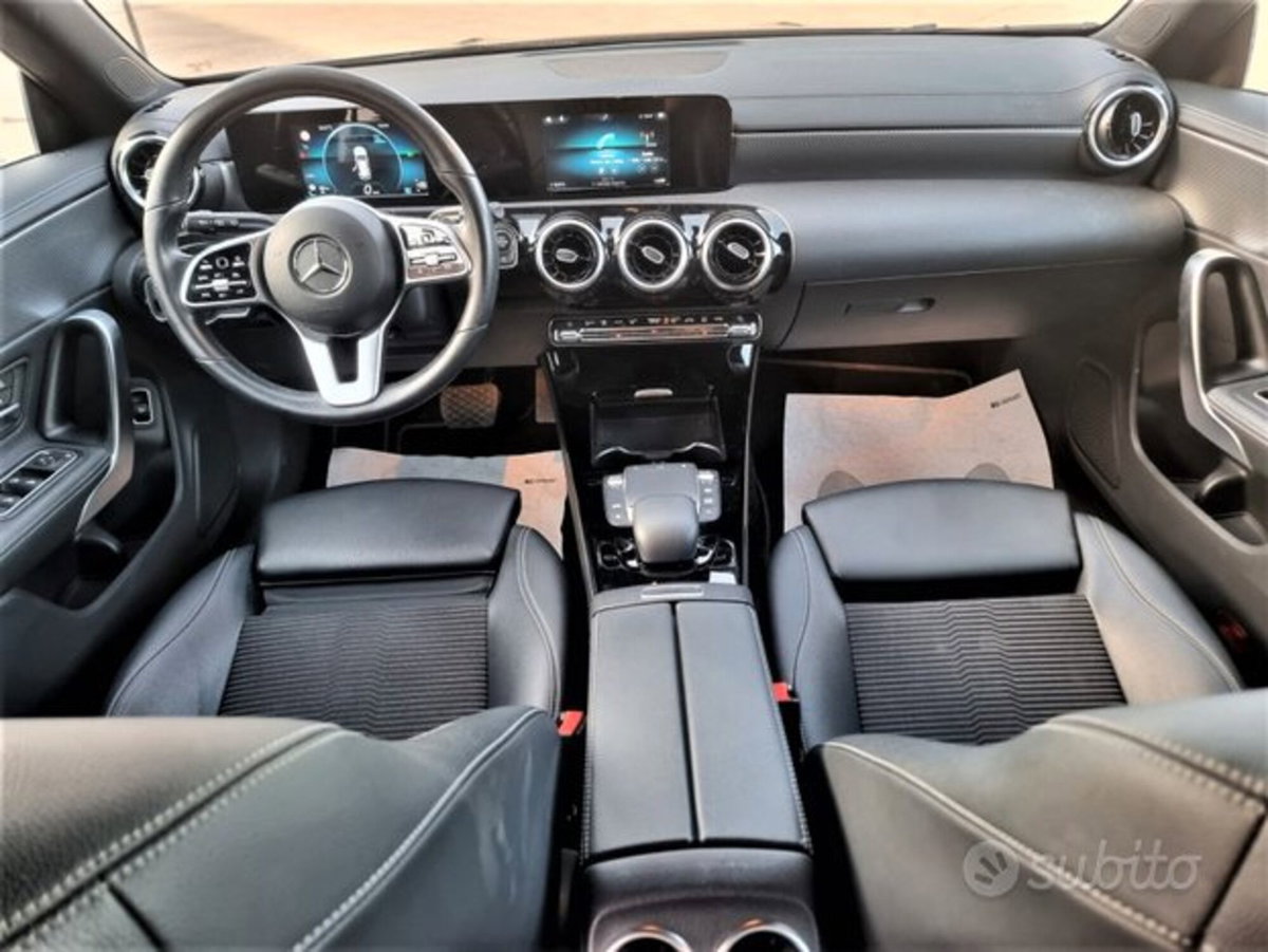 Mercedes-Benz CLA 180 d Automatic Sport (16)