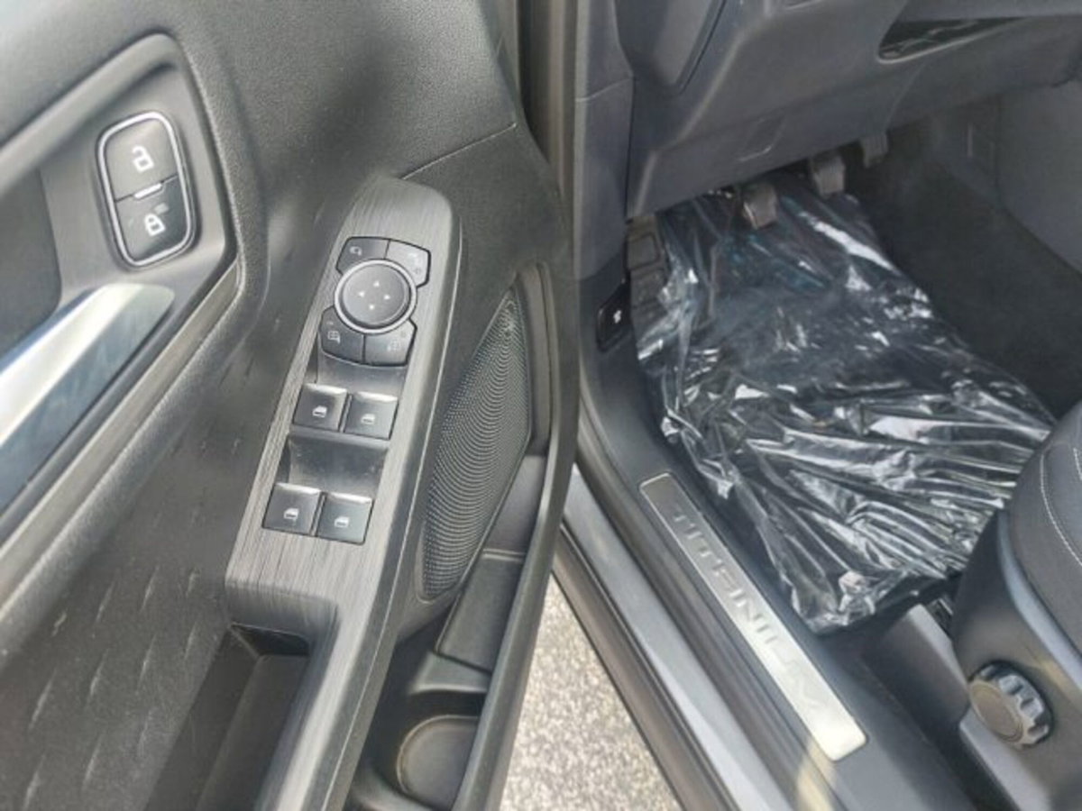 Ford Kuga 1.5 EcoBlue 120 CV 2WD Titanium (14)