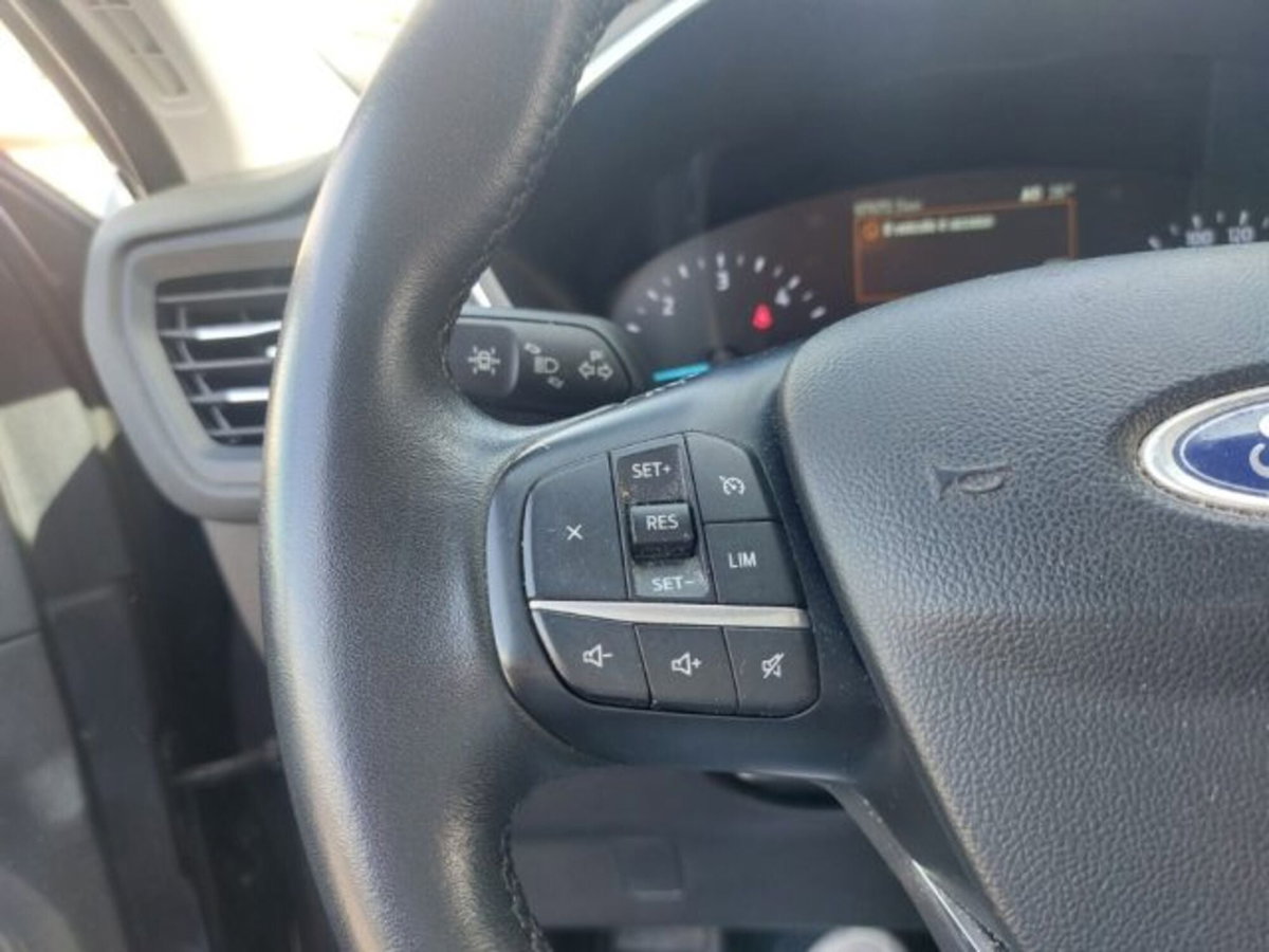 Ford Kuga 1.5 EcoBlue 120 CV 2WD Titanium (17)