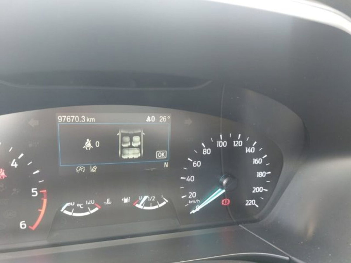 Ford Kuga 1.5 EcoBlue 120 CV 2WD Titanium (9)
