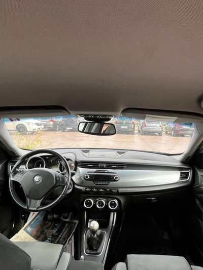 Alfa Romeo Giulietta 1.6 JTDm-2 Distinctive (7)