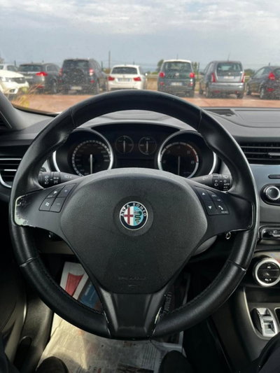 Alfa Romeo Giulietta 1.6 JTDm-2 Distinctive (8)