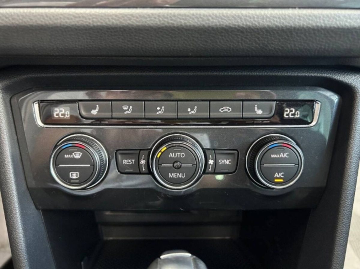 Volkswagen Tiguan 2.0 TDI 150CV 4MOTION DSG Sport & Style BMT (18)