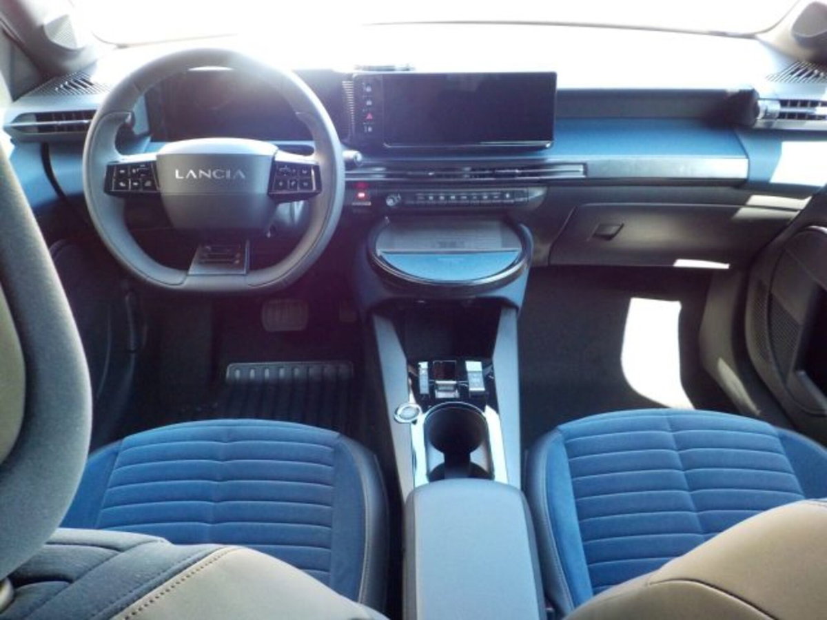 Lancia Ypsilon 1.2 mhev Edizione Limitata Cassina e-dct (7)