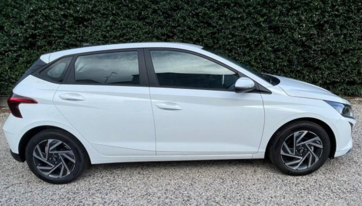 Hyundai i20 1.2 MPI MT GPL ConnectLine (16)