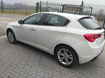 Alfa Romeo Giulietta 1.6 JTDm-2 Giulietta (5)