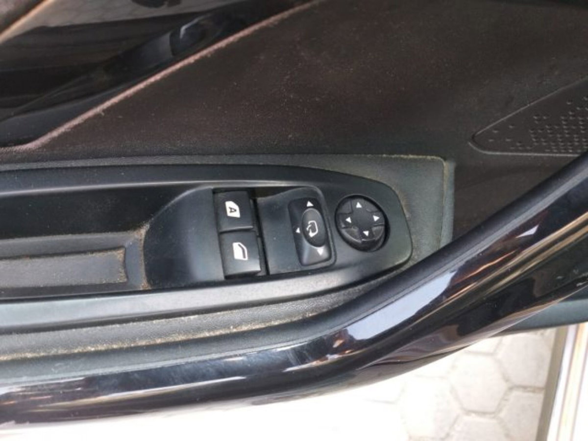Peugeot 208 HDi 68 CV 3 porte Access (10)