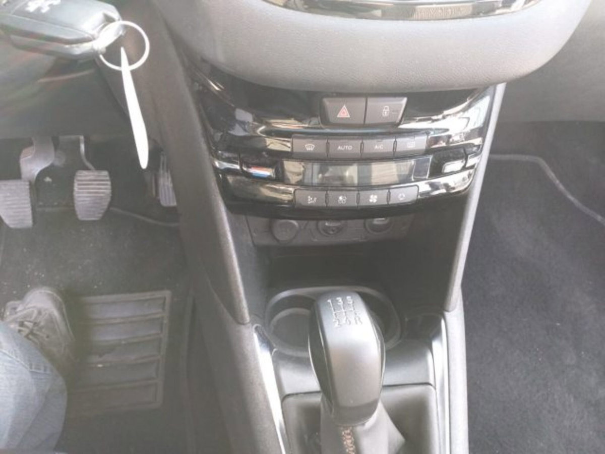 Peugeot 208 HDi 68 CV 3 porte Access (14)