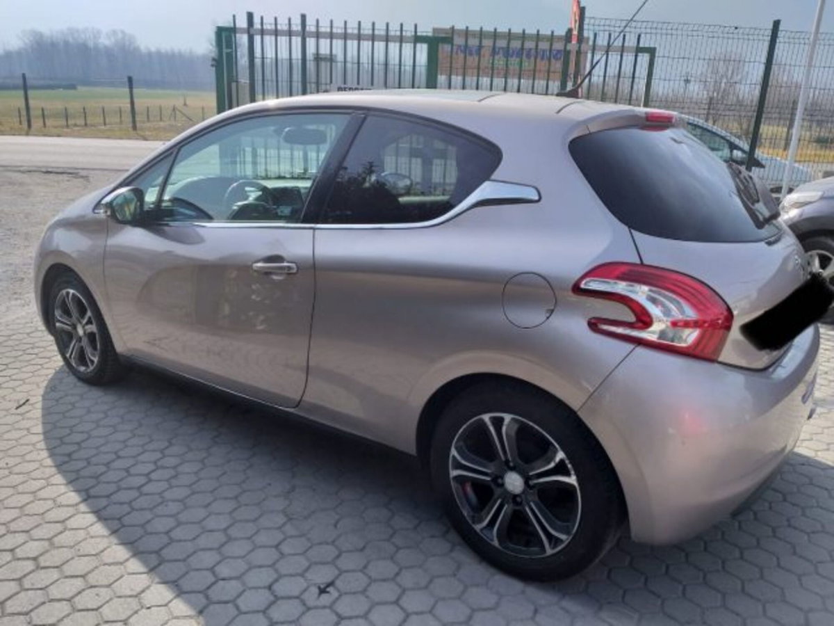 Peugeot 208 HDi 68 CV 3 porte Access (3)