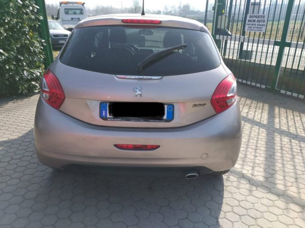 Peugeot 208 HDi 68 CV 3 porte Access (9)