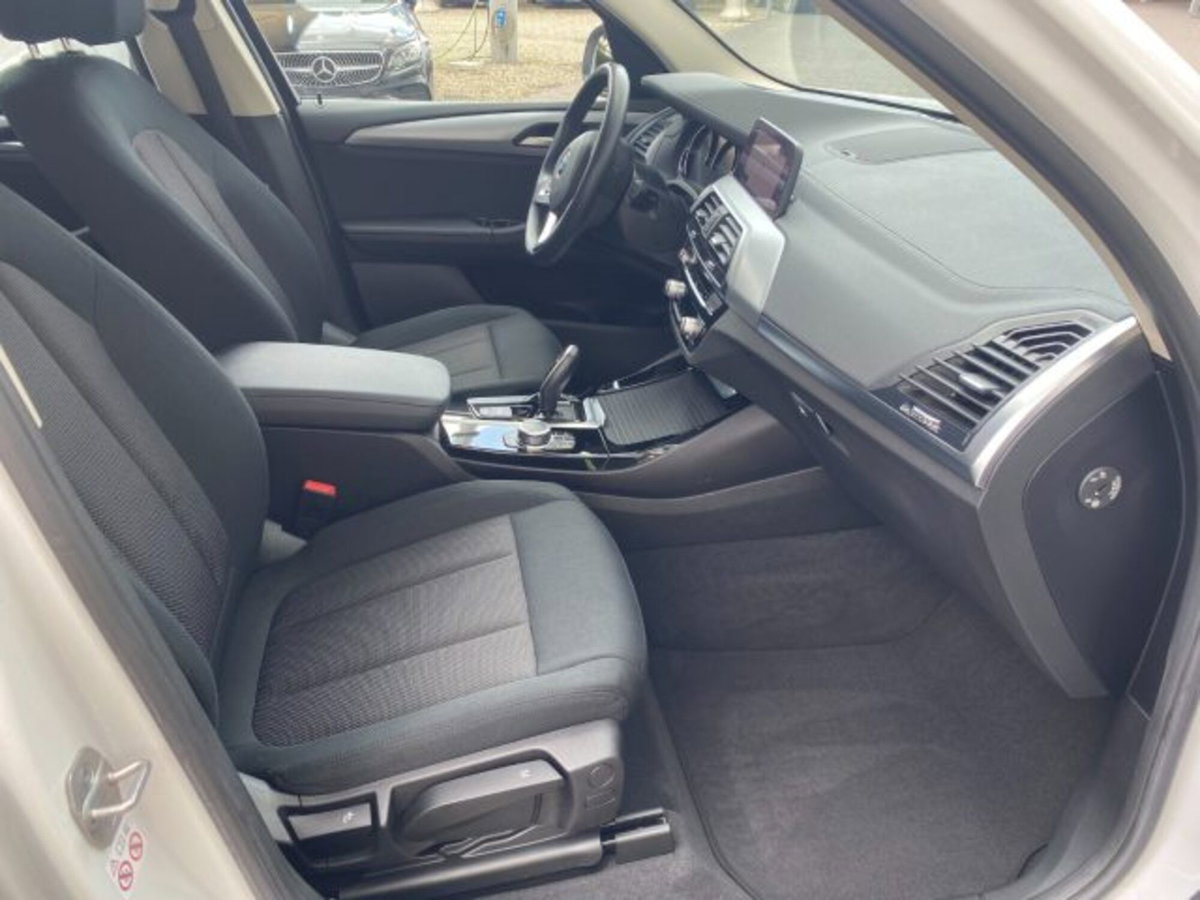 BMW X3 sDrive18d Business Advantage Aut. (8)