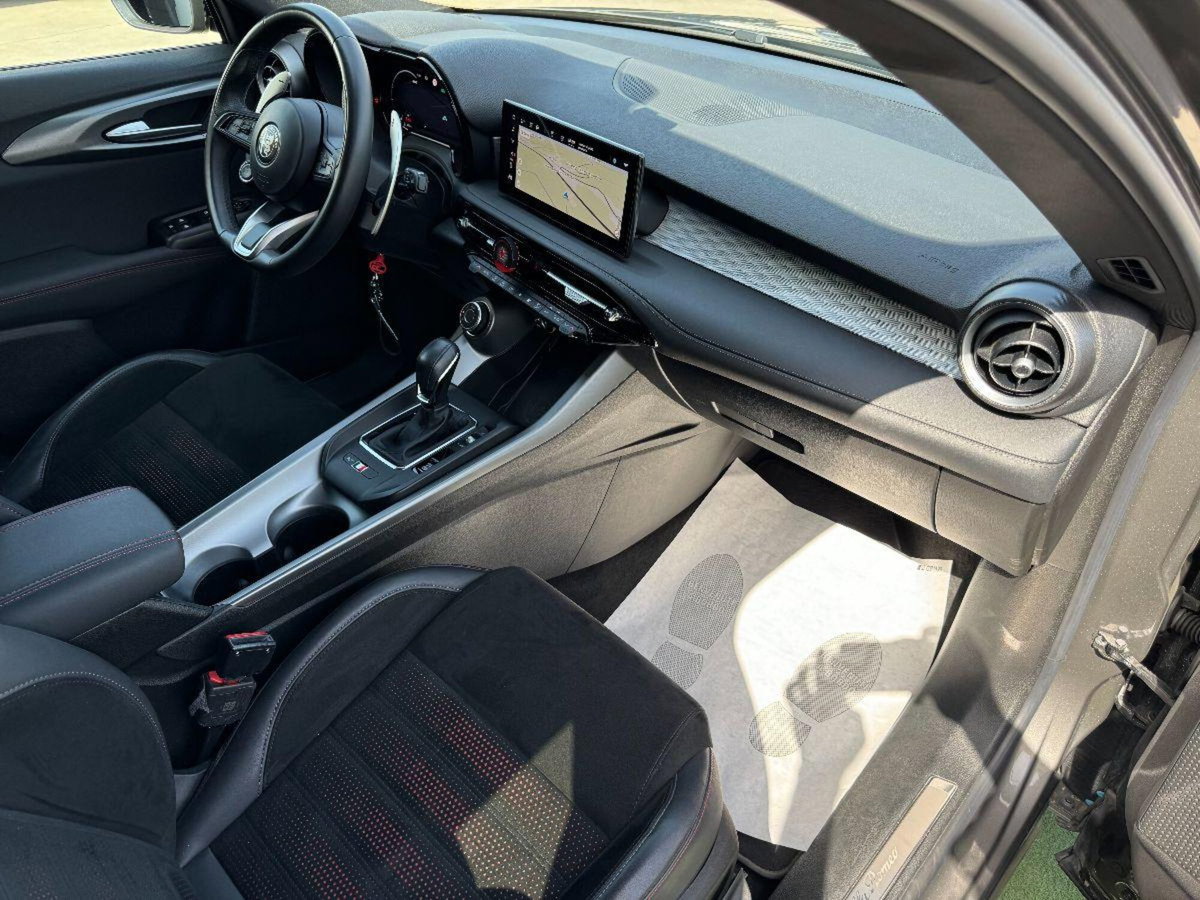 Alfa Romeo Tonale 1.5 hybrid Sport Speciale 175cv tct7 (12)