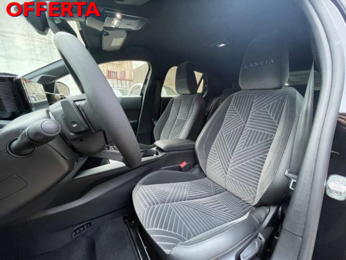 Lancia Ypsilon 1.2 mhev Edizione Limitata Cassina e-dct (13)