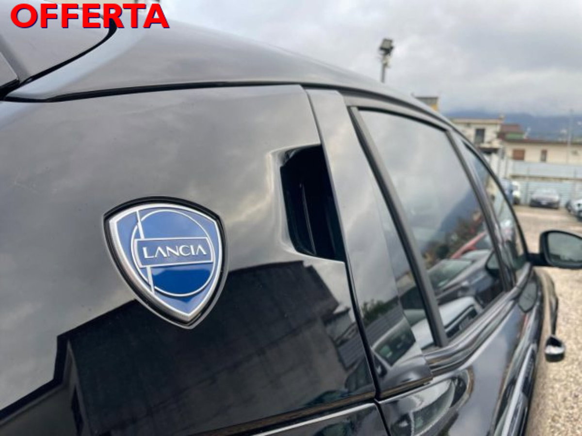 Lancia Ypsilon 1.2 mhev Edizione Limitata Cassina e-dct (8)