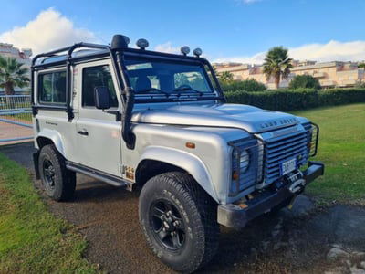 Land Rover Defender 90 2.4 TD4 Station Wagon S usata