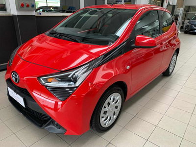 Toyota Aygo Connect 1.0 VVT-i 72 CV 5 porte x-play usata