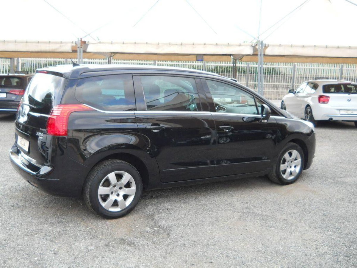 Peugeot 5008 1.6 e-HDi 115CV Stop&Start ETG6 Allure (10)