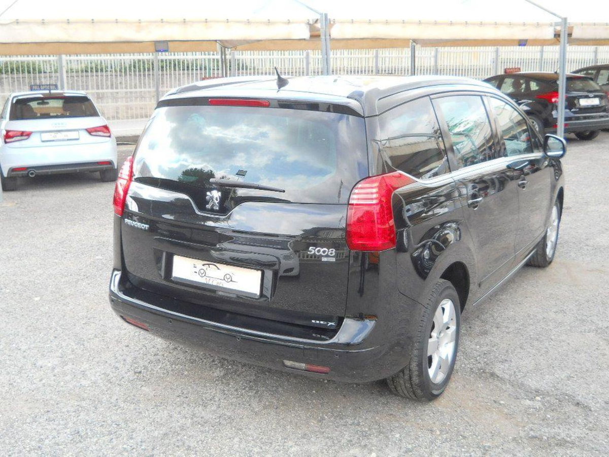 Peugeot 5008 1.6 e-HDi 115CV Stop&Start ETG6 Allure (12)