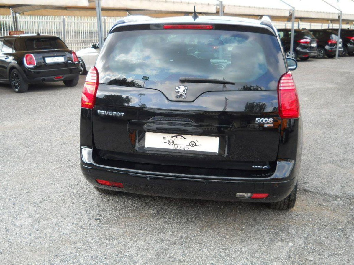 Peugeot 5008 1.6 e-HDi 115CV Stop&Start ETG6 Allure (14)