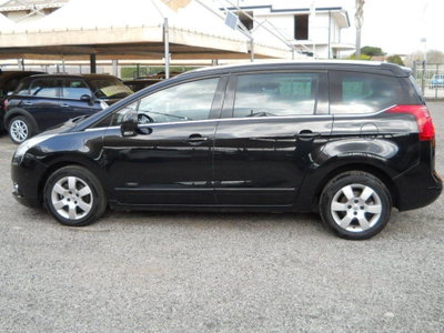 Peugeot 5008 1.6 e-HDi 115CV Stop&Start ETG6 Allure (19)