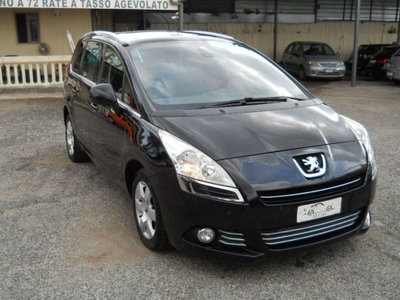Peugeot 5008 1.6 e-HDi 115CV Stop&Start ETG6 Allure (4)
