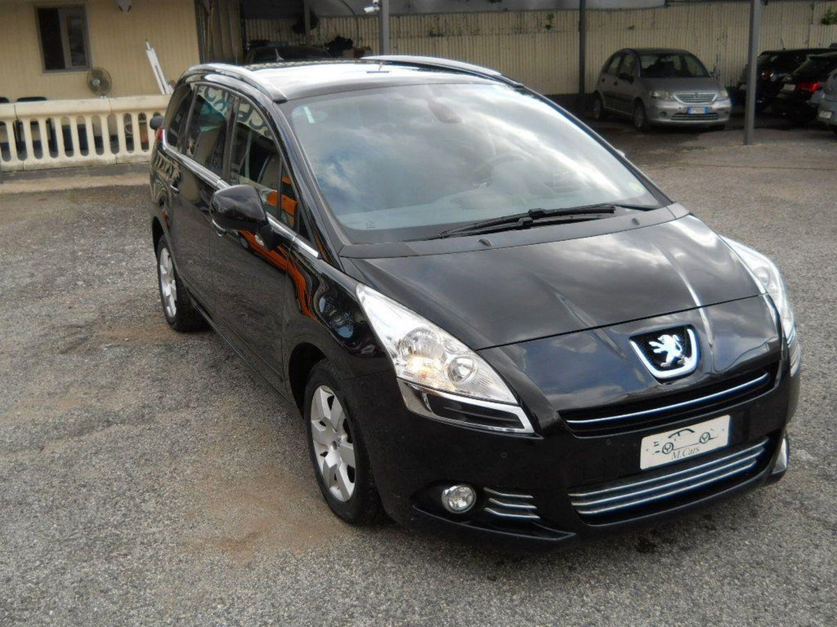 Peugeot 5008 1.6 e-HDi 115CV Stop&Start ETG6 Allure (5)