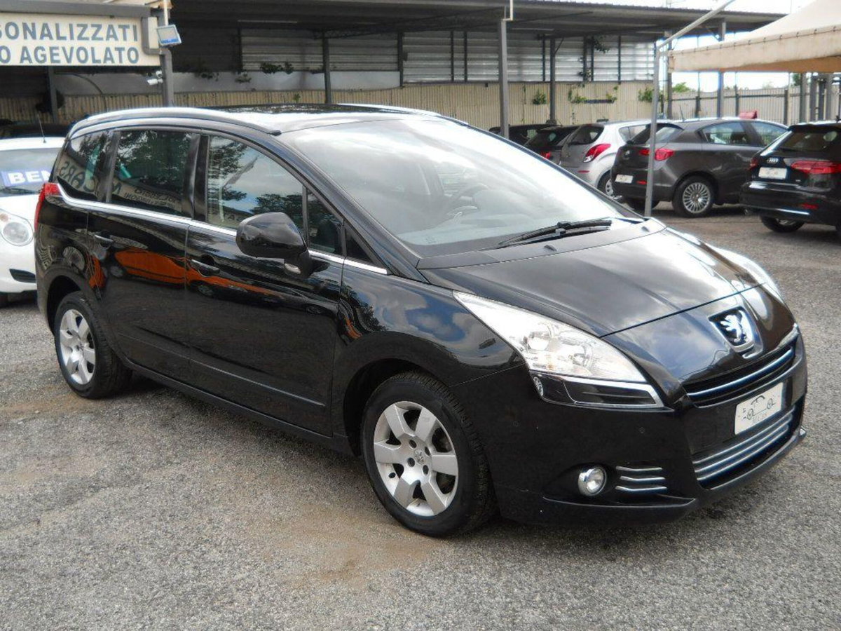 Peugeot 5008 1.6 e-HDi 115CV Stop&Start ETG6 Allure (6)