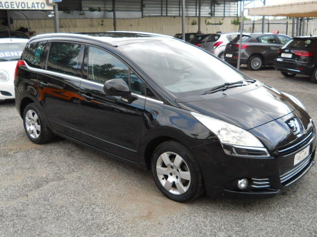 Peugeot 5008 1.6 e-HDi 115CV Stop&Start ETG6 Allure (7)