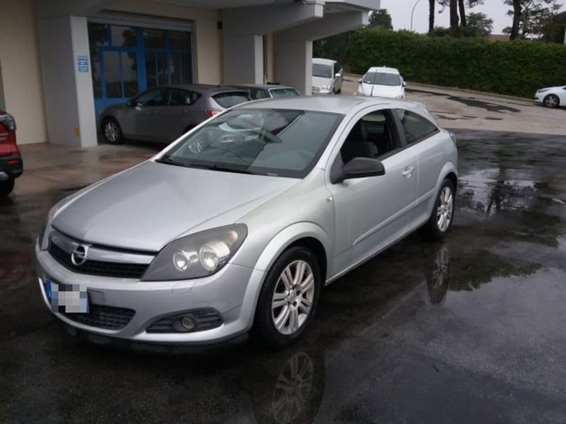 Opel Astra GTC 1.7 CDTI 101CV 3 porte Cosmo