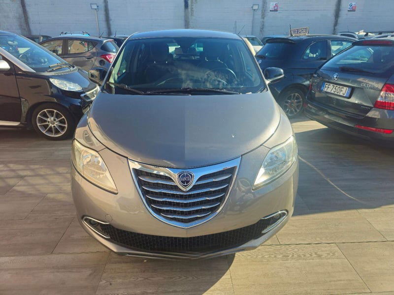 Lancia Ypsilon 1.3 MJT 16V 95 CV 5 porte S&S Silver