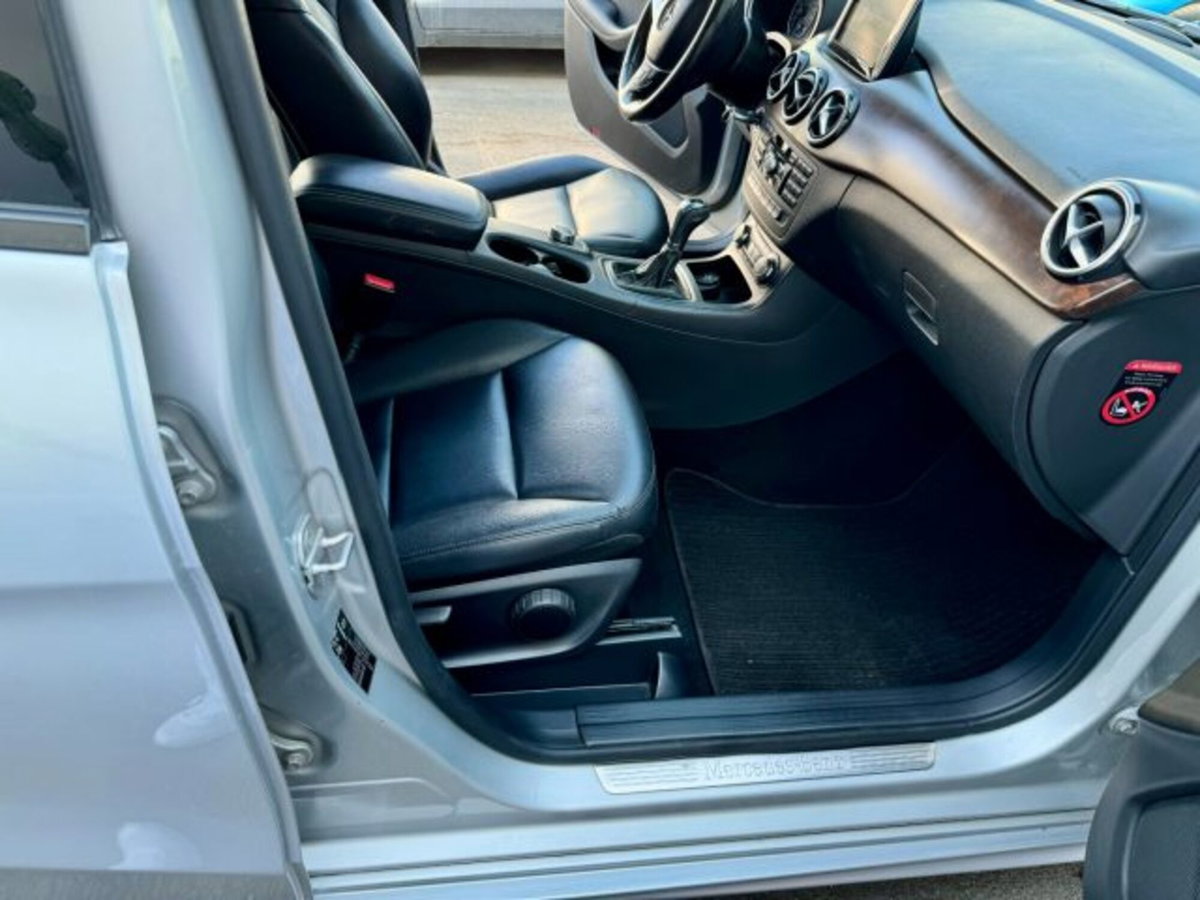 Mercedes-Benz Classe B 200 CDI BlueEFFICIENCY Premium (11)