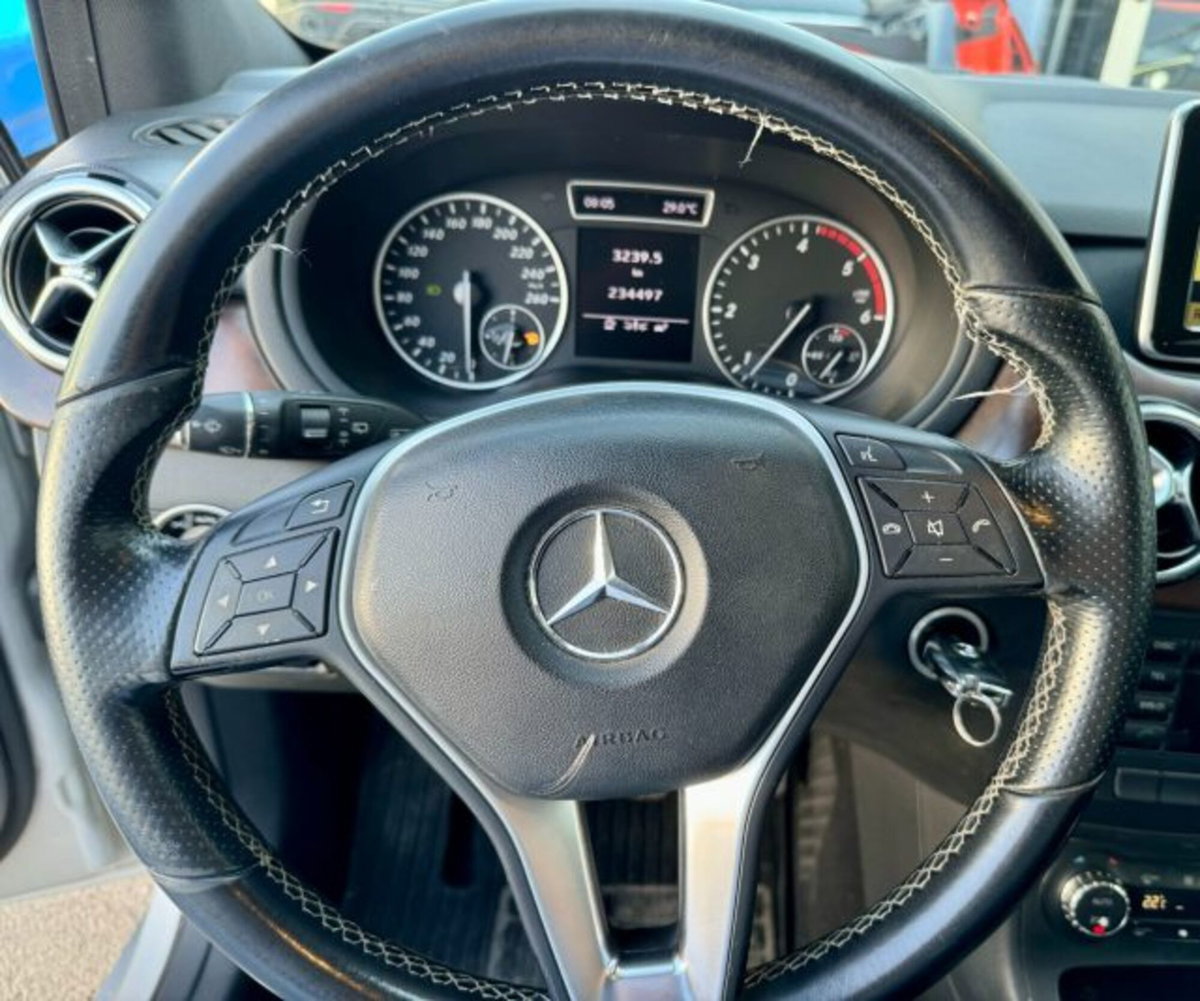 Mercedes-Benz Classe B 200 CDI BlueEFFICIENCY Premium (13)