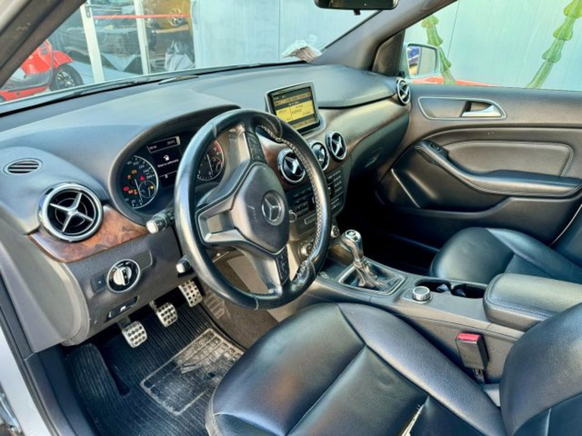Mercedes-Benz Classe B 200 CDI BlueEFFICIENCY Premium (7)