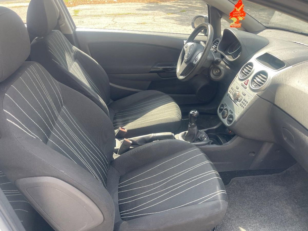 Opel Corsa 1.2 80CV 3 porte GPL-TECH Club (14)
